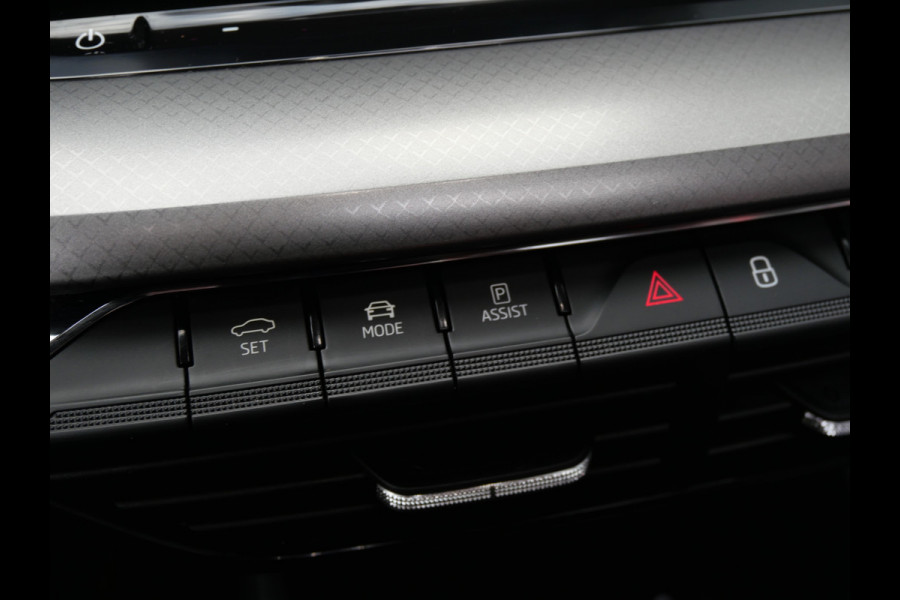 Škoda Octavia Combi 1.0 TSI BUSINESS | PANORAMA | DIGI DASH | LED | TREKHAAK | DEALER O-H!! Škoda Octavia Combi 1.0 TSI BUSINESS | PANORAMA | DIGI DASH | LED | TREKHAAK | DEALER O-H!!