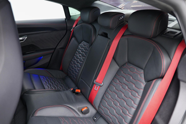 Audi e-tron GT RS 93 kWh |Full Carbon|Luchtvering|Vossen|Nightvision|HUD|B&O|Massage| Audi e-tron GT RS 93 kWh |Full Carbon|Luchtvering|Vossen|Nightvision|HUD|B&O|Massage|