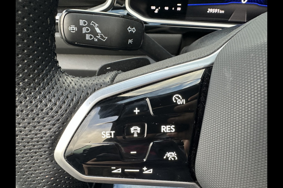 Volkswagen T-Roc Cabrio 1.5 TSI R-Line M2023 TREKHAAK CAMERA NAVI APPLE CARPLAY
