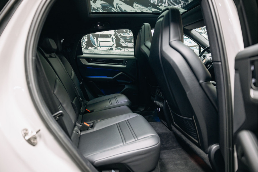 Porsche Cayenne Coupé 3.0 E-Hybrid | Sport Chrono | Bose | Stoelverwarming | Porsche Cayenne Coupé 3.0 E-Hybrid | Sport Chrono | Bose | Stoelverwarming |