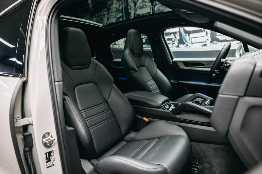 Porsche Cayenne Coupé 3.0 E-Hybrid | Sport Chrono | Bose | Stoelverwarming | Porsche Cayenne Coupé 3.0 E-Hybrid | Sport Chrono | Bose | Stoelverwarming |