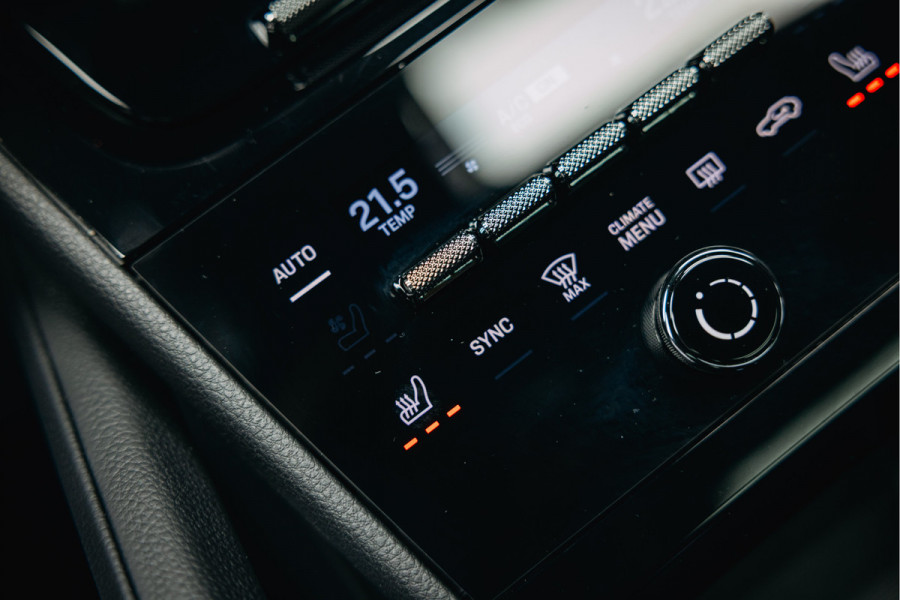 Porsche Cayenne Coupé 3.0 E-Hybrid | Sport Chrono | Bose | Stoelverwarming | Porsche Cayenne Coupé 3.0 E-Hybrid | Sport Chrono | Bose | Stoelverwarming |