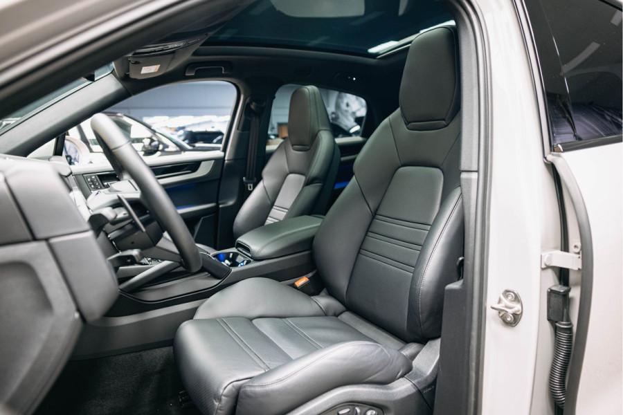 Porsche Cayenne Coupé 3.0 E-Hybrid | Sport Chrono | Bose | Stoelverwarming | Porsche Cayenne Coupé 3.0 E-Hybrid | Sport Chrono | Bose | Stoelverwarming |