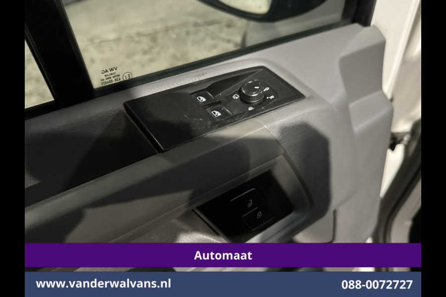 Volkswagen Crafter 2.0 TDI 141pk Automaat L3H3 L2H2 Euro6 Airco | Navigatie | Parkeersensoren 3000kg trekvermogen Volkswagen Crafter 2.0 TDI 141pk Automaat L3H3 L2H2 Euro6 Airco | Navigatie | Parkeersensoren 3000kg trekvermogen