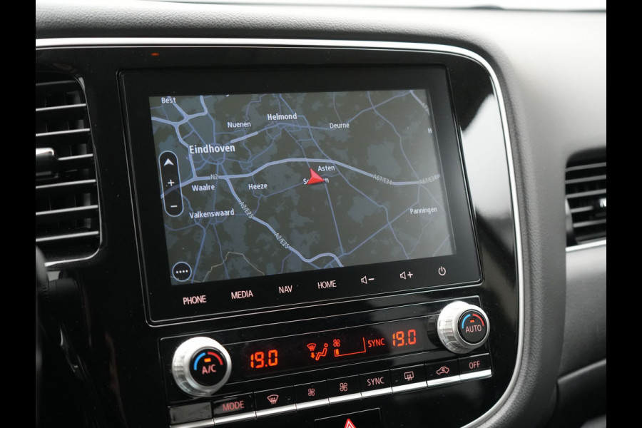 Mitsubishi Outlander 2.4 PHEV Intense Plug In Hybrid 225pk Dealer O.H PHEV | Trekhaak | Camera | Lederen Sportstoelen Verwarmd | Navigatie | Keyless | Android Auto | DAB | Mitsubishi Outlander 2.4 PHEV Intense Plug In Hybrid 225pk Dealer O.H PHEV | Trekhaak | Camera | Lederen Sportstoelen Verwarmd | Navigatie | Keyless | Android Auto | DAB |
