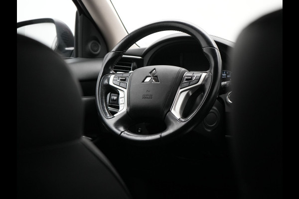 Mitsubishi Outlander 2.4 PHEV Intense Plug In Hybrid 225pk Dealer O.H PHEV | Trekhaak | Camera | Lederen Sportstoelen Verwarmd | Navigatie | Keyless | Android Auto | DAB | Mitsubishi Outlander 2.4 PHEV Intense Plug In Hybrid 225pk Dealer O.H PHEV | Trekhaak | Camera | Lederen Sportstoelen Verwarmd | Navigatie | Keyless | Android Auto | DAB |
