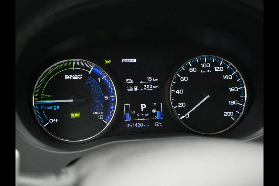 Mitsubishi Outlander 2.4 PHEV Intense Plug In Hybrid 225pk Dealer O.H PHEV | Trekhaak | Camera | Lederen Sportstoelen Verwarmd | Navigatie | Keyless | Android Auto | DAB | Mitsubishi Outlander 2.4 PHEV Intense Plug In Hybrid 225pk Dealer O.H PHEV | Trekhaak | Camera | Lederen Sportstoelen Verwarmd | Navigatie | Keyless | Android Auto | DAB |