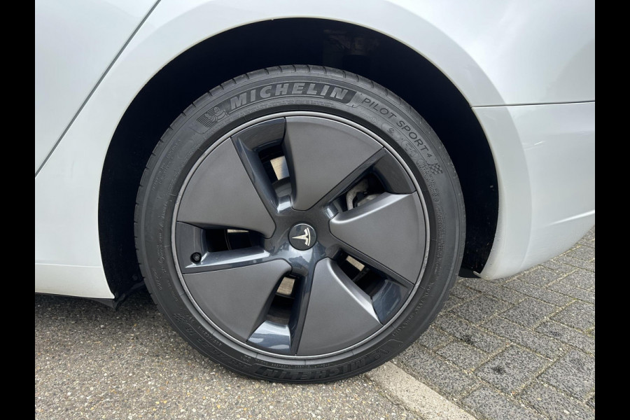 Tesla Model 3 Standard RWD Plus 60 kWh WARMTEPOMP| TESLA GARANTIE VOLLEDIG T/M 06-2027/80.000KM | AANDRIJFLIJN EN ACCU T/M 06-2031/192.000KM|