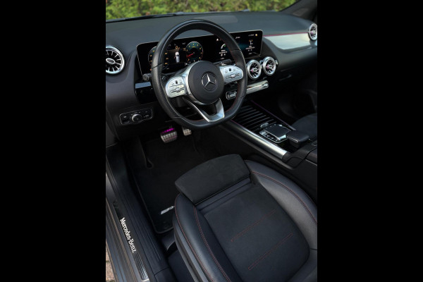 Mercedes-Benz B-Klasse B200 AMG Line Premium Plus Mercedes-Benz B-Klasse B200 AMG Line Premium Plus