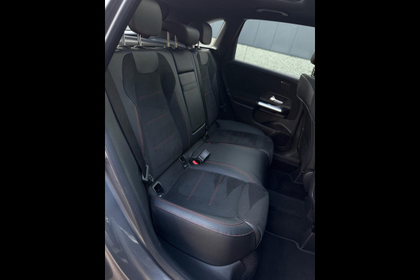 Mercedes-Benz B-Klasse B200 AMG Line Premium Plus Mercedes-Benz B-Klasse B200 AMG Line Premium Plus