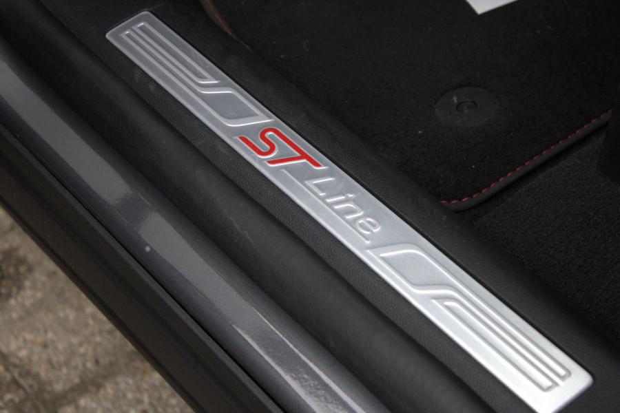 Ford Explorer 3.0 V6 EcoBoost PHEV ST-Line 457pk | Adaptieve Cruise | 2.500kg Trekgewicht | Afneembare Trekhaak | Winterpack | Full Led