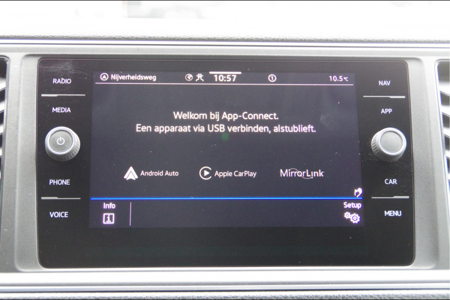 Volkswagen Crafter 35 2.0 TDI L3H2 177PK AUT. LED, TREKHAAK, LEDER, ADAPT. CRUISE, CAMERA, STUUR VERWARMING, VOORRUIT VERWARMING, GLASSLOOK, NL AUT
