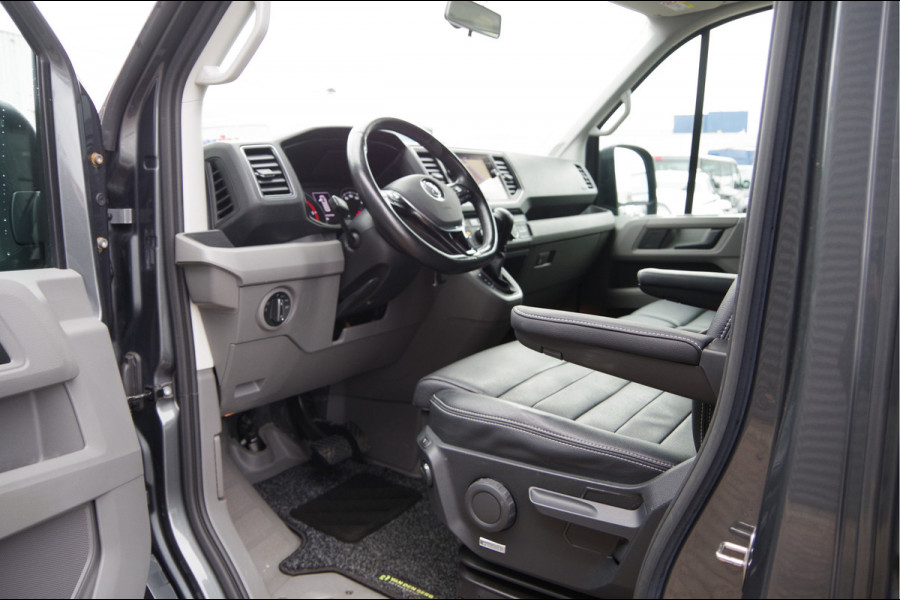 Volkswagen Crafter 35 2.0 TDI L3H2 177PK AUT. LED, TREKHAAK, LEDER, ADAPT. CRUISE, CAMERA, STUUR VERWARMING, VOORRUIT VERWARMING, GLASSLOOK, NL AUT