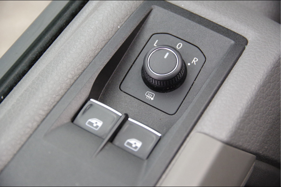 Volkswagen Crafter 35 2.0 TDI L3H2 177PK AUT. LED, TREKHAAK, LEDER, ADAPT. CRUISE, CAMERA, STUUR VERWARMING, VOORRUIT VERWARMING, GLASSLOOK, NL AUT