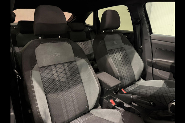 Volkswagen Taigo 1.5 TSI | 3x R-Line | PANO | IQ LIGHTS | BLACK EDITION Volkswagen Taigo 1.5 TSI | 3x R-Line | PANO | IQ LIGHTS | BLACK EDITION