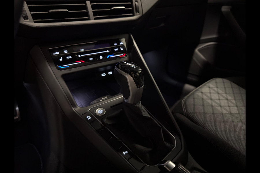 Volkswagen Taigo 1.5 TSI | 3x R-Line | PANO | IQ LIGHTS | BLACK EDITION Volkswagen Taigo 1.5 TSI | 3x R-Line | PANO | IQ LIGHTS | BLACK EDITION