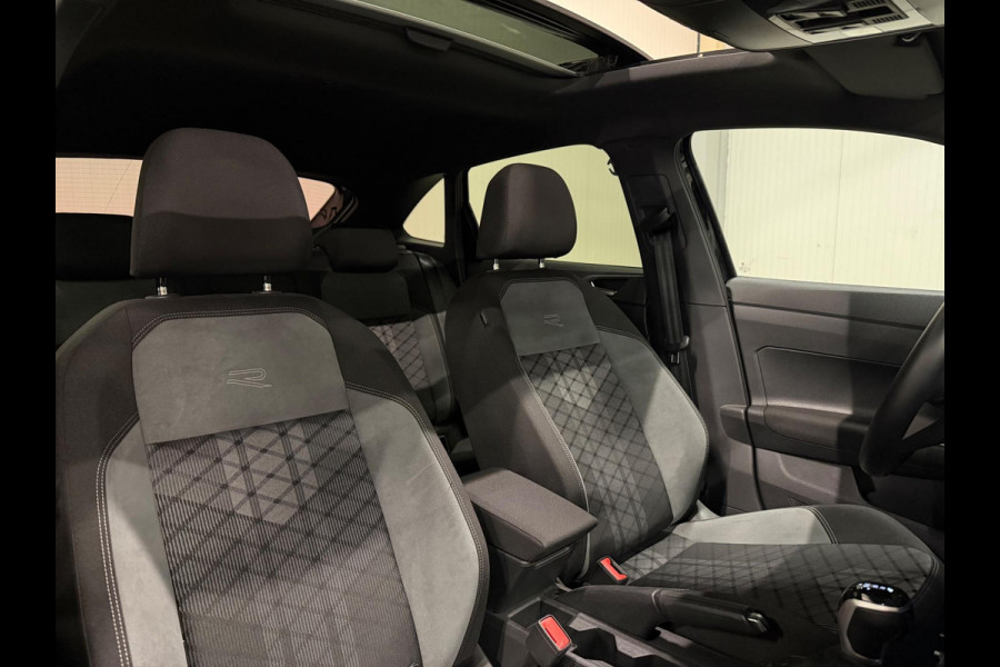 Volkswagen Taigo 1.5 TSI | 3x R-Line | PANO | IQ LIGHTS | BLACK EDITION Volkswagen Taigo 1.5 TSI | 3x R-Line | PANO | IQ LIGHTS | BLACK EDITION