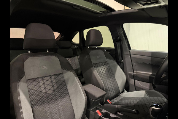 Volkswagen Taigo 1.5 TSI | 3x R-Line | PANO | IQ LIGHTS | BLACK EDITION Volkswagen Taigo 1.5 TSI | 3x R-Line | PANO | IQ LIGHTS | BLACK EDITION