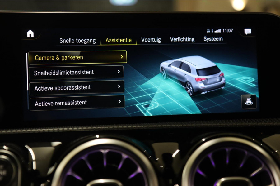 Mercedes-Benz A-Klasse 200 Launch Edition Premium Plus /NAP/ PANO/KEYLESS/BURM/ACC/CAM/VOL Mercedes-Benz A-Klasse 200 Launch Edition Premium Plus /NAP/ PANO/KEYLESS/BURM/ACC/CAM/VOL