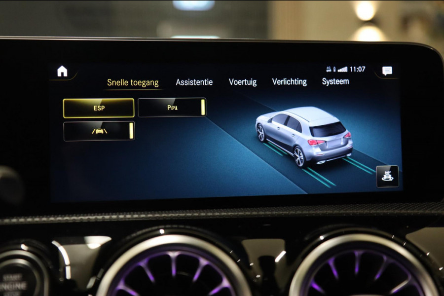 Mercedes-Benz A-Klasse 200 Launch Edition Premium Plus /NAP/ PANO/KEYLESS/BURM/ACC/CAM/VOL Mercedes-Benz A-Klasse 200 Launch Edition Premium Plus /NAP/ PANO/KEYLESS/BURM/ACC/CAM/VOL
