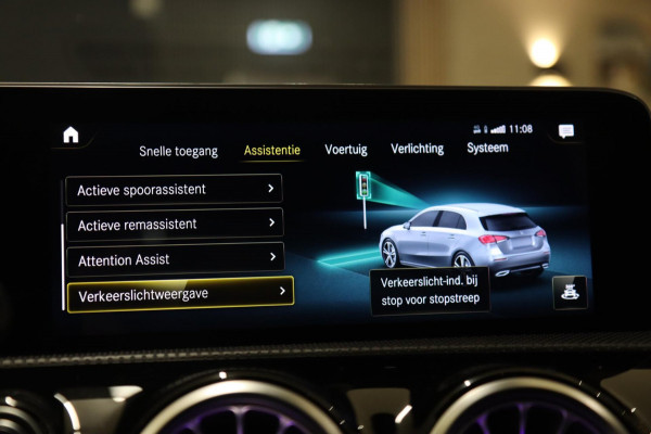 Mercedes-Benz A-Klasse 200 Launch Edition Premium Plus /NAP/ PANO/KEYLESS/BURM/ACC/CAM/VOL Mercedes-Benz A-Klasse 200 Launch Edition Premium Plus /NAP/ PANO/KEYLESS/BURM/ACC/CAM/VOL