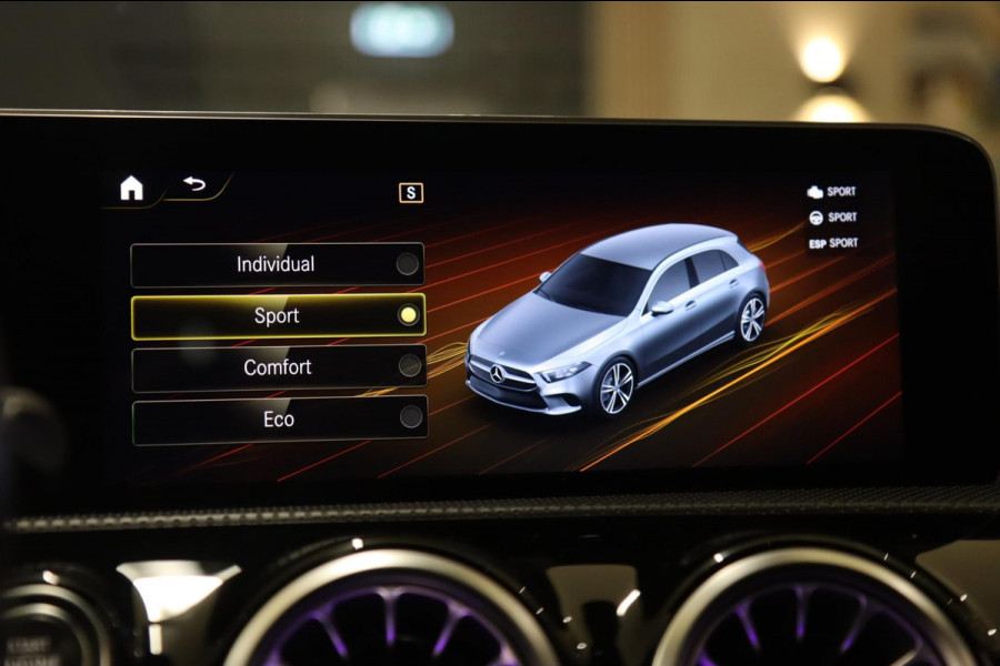 Mercedes-Benz A-Klasse 200 Launch Edition Premium Plus /NAP/ PANO/KEYLESS/BURM/ACC/CAM/VOL Mercedes-Benz A-Klasse 200 Launch Edition Premium Plus /NAP/ PANO/KEYLESS/BURM/ACC/CAM/VOL