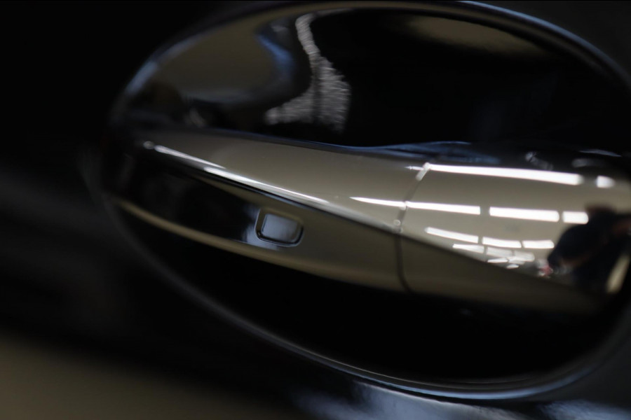 Mercedes-Benz A-Klasse 200 Launch Edition Premium Plus /NAP/ PANO/KEYLESS/BURM/ACC/CAM/VOL Mercedes-Benz A-Klasse 200 Launch Edition Premium Plus /NAP/ PANO/KEYLESS/BURM/ACC/CAM/VOL