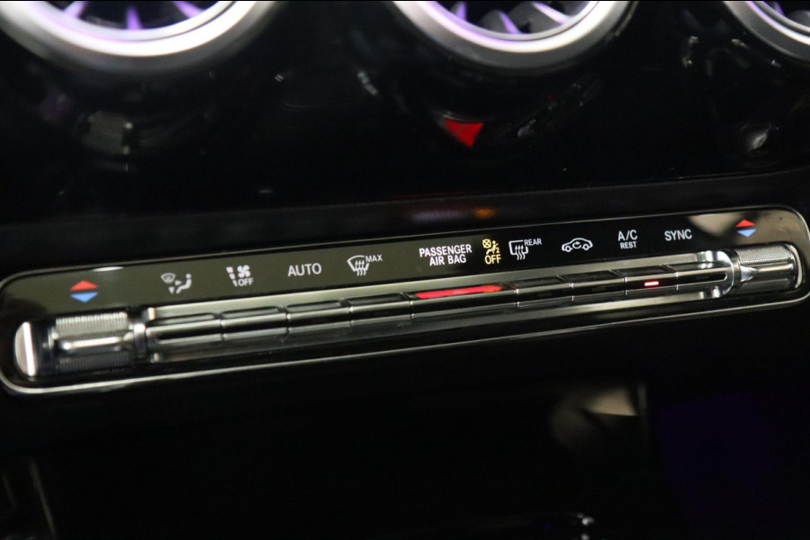 Mercedes-Benz A-Klasse 200 Launch Edition Premium Plus /NAP/ PANO/KEYLESS/BURM/ACC/CAM/VOL Mercedes-Benz A-Klasse 200 Launch Edition Premium Plus /NAP/ PANO/KEYLESS/BURM/ACC/CAM/VOL