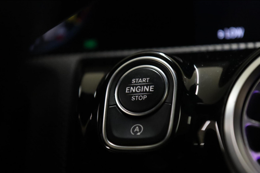 Mercedes-Benz A-Klasse 200 Launch Edition Premium Plus /NAP/ PANO/KEYLESS/BURM/ACC/CAM/VOL Mercedes-Benz A-Klasse 200 Launch Edition Premium Plus /NAP/ PANO/KEYLESS/BURM/ACC/CAM/VOL