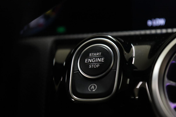 Mercedes-Benz A-Klasse 200 Launch Edition Premium Plus /NAP/ PANO/KEYLESS/BURM/ACC/CAM/VOL Mercedes-Benz A-Klasse 200 Launch Edition Premium Plus /NAP/ PANO/KEYLESS/BURM/ACC/CAM/VOL