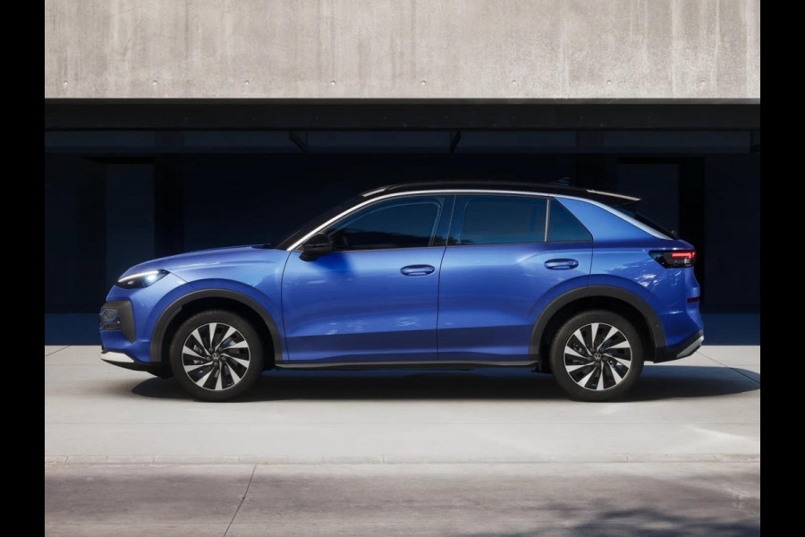 Volkswagen T-Roc Life First Edition 1.5 eTSI 85 kW / 116 PK SUV 7 v | Comfort Pakket | Zwart dak