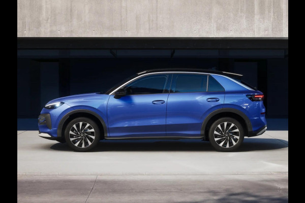 Volkswagen T-Roc Life First Edition 1.5 eTSI 85 kW / 116 PK SUV 7 v | Comfort Pakket | Zwart dak