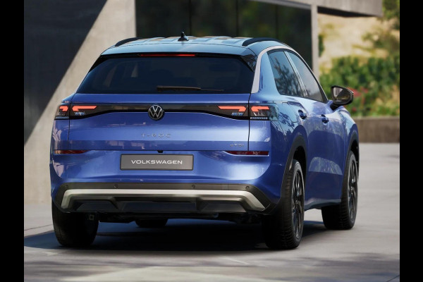 Volkswagen T-Roc Life First Edition 1.5 eTSI 85 kW / 116 PK SUV 7 v | Comfort Pakket | Zwart dak