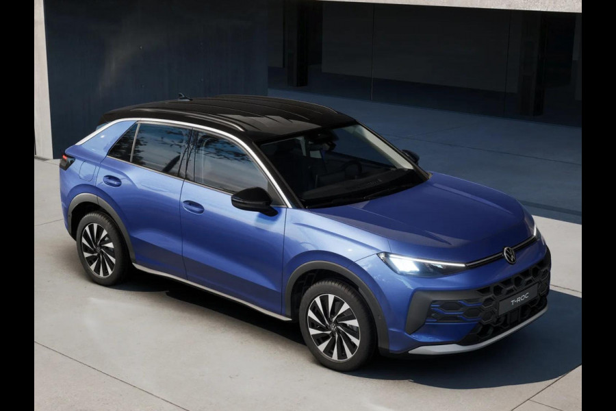 Volkswagen T-Roc Life First Edition 1.5 eTSI 85 kW / 116 PK SUV 7 v | Comfort Pakket | Zwart dak