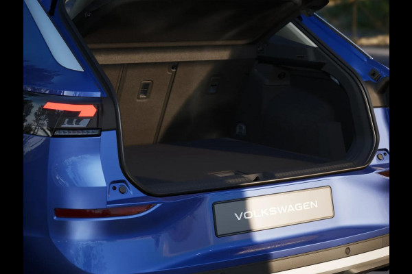 Volkswagen T-Roc Life First Edition 1.5 eTSI 85 kW / 116 PK SUV 7 v | Comfort Pakket | Zwart dak