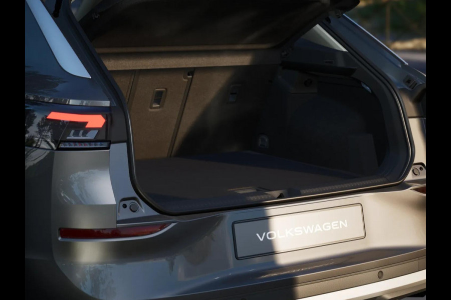 Volkswagen T-Roc Life First Edition 1.5 eTSI 85 kW / 116 PK SUV 7 v | Comfort Pakket