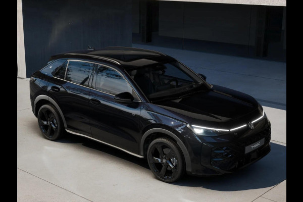 Volkswagen T-Roc R-Line First Edition 1.5 eTSI 110 kW / 150 PK SUV | Interieur Pakket leder 'Varenna' | Black Style Pakket | Panoramaschuif-kanteldak | Trekhaak | Koplampverlichting matrix-led (IQ.LIGHT) | Assistance Pakket | Elek. achterklep