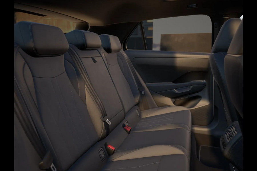 Volkswagen T-Roc R-Line First Edition 1.5 eTSI 110 kW / 150 PK SUV | Interieur Pakket leder 'Varenna' | Black Style Pakket | Panoramaschuif-kanteldak | Trekhaak | Koplampverlichting matrix-led (IQ.LIGHT) | Assistance Pakket | Elek. achterklep