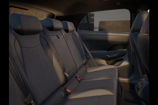 Volkswagen T-Roc R-Line First Edition 1.5 eTSI 110 kW / 150 PK SUV | Interieur Pakket leder 'Varenna' | Black Style Pakket | Panoramaschuif-kanteldak | Trekhaak | Koplampverlichting matrix-led (IQ.LIGHT) | Assistance Pakket | Elek. achterklep