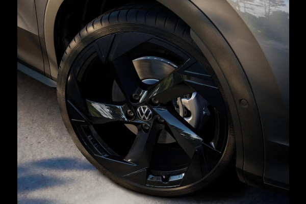 Volkswagen T-Roc R-Line First Edition 1.5 eTSI 110 kW / 150 PK SUV | Panoramaschuif-kanteldak | Assistance Pakket | Trekhaak | Black Style Pakket | Koplampverlichting matrix-led (IQ.LIGHT) | Elek. achterklep | Zwart dak