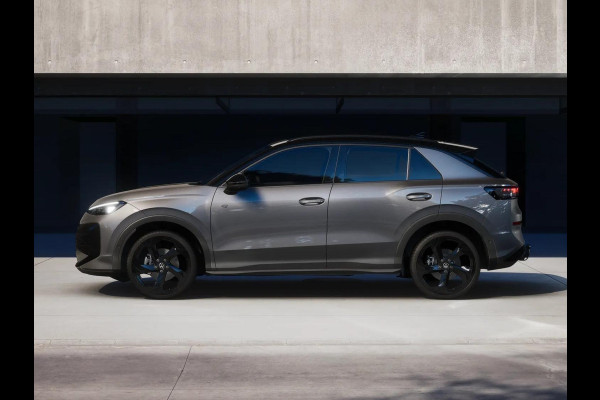 Volkswagen T-Roc R-Line First Edition 1.5 eTSI 110 kW / 150 PK SUV | Panoramaschuif-kanteldak | Assistance Pakket | Trekhaak | Black Style Pakket | Koplampverlichting matrix-led (IQ.LIGHT) | Elek. achterklep | Zwart dak Volkswagen T-Roc R-Line First Edition 1.5 eTSI 110 kW / 150 PK SUV | Panoramaschuif-kanteldak | Assistance Pakket | Trekhaak | Black Style Pakket | Koplampverlichting matrix-led (IQ.LIGHT) | Elek. achterklep | Zwart dak