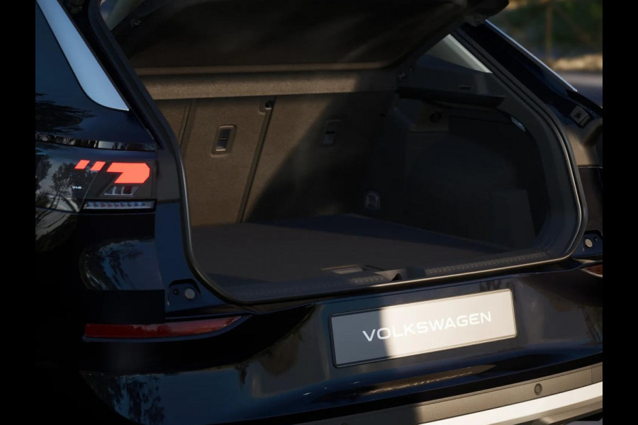 Volkswagen T-Roc Style First Edition 1.5 eTSI 85 kW / 116 PK SUV 7 | Assistance Pakket | Trekhaak | Elek. achterklep |  Velgen 'Vancouver', 19 inch lichtmetaal