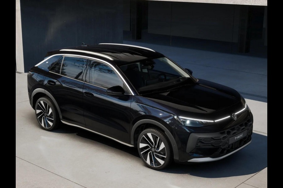 Volkswagen T-Roc Style First Edition 1.5 eTSI 85 kW / 116 PK SUV 7 | Assistance Pakket | Trekhaak | Elek. achterklep |  Velgen 'Vancouver', 19 inch lichtmetaal