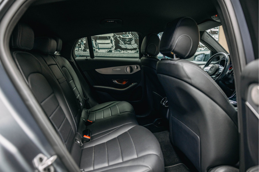 Mercedes-Benz GLC Coupé 300e 4MATIC Business Solution AMG | Grijs matte | Trekhaak | Stoelverwarming voor & achter | Mercedes-Benz GLC Coupé 300e 4MATIC Business Solution AMG | Grijs matte | Trekhaak | Stoelverwarming voor & achter |