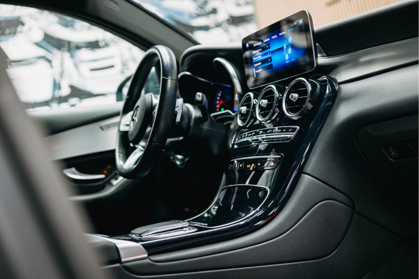 Mercedes-Benz GLC Coupé 300e 4MATIC Business Solution AMG | Grijs matte | Trekhaak | Stoelverwarming voor & achter | Mercedes-Benz GLC Coupé 300e 4MATIC Business Solution AMG | Grijs matte | Trekhaak | Stoelverwarming voor & achter |