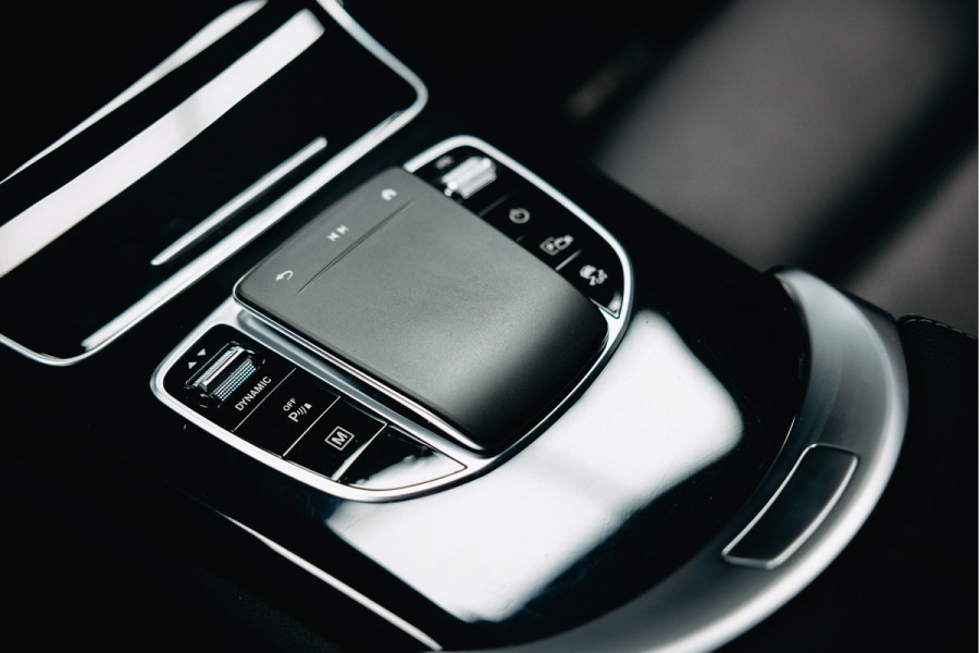 Mercedes-Benz GLC Coupé 300e 4MATIC Business Solution AMG | Grijs matte | Trekhaak | Stoelverwarming voor & achter | Mercedes-Benz GLC Coupé 300e 4MATIC Business Solution AMG | Grijs matte | Trekhaak | Stoelverwarming voor & achter |