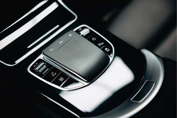 Mercedes-Benz GLC Coupé 300e 4MATIC Business Solution AMG | Grijs matte | Trekhaak | Stoelverwarming voor & achter | Mercedes-Benz GLC Coupé 300e 4MATIC Business Solution AMG | Grijs matte | Trekhaak | Stoelverwarming voor & achter |