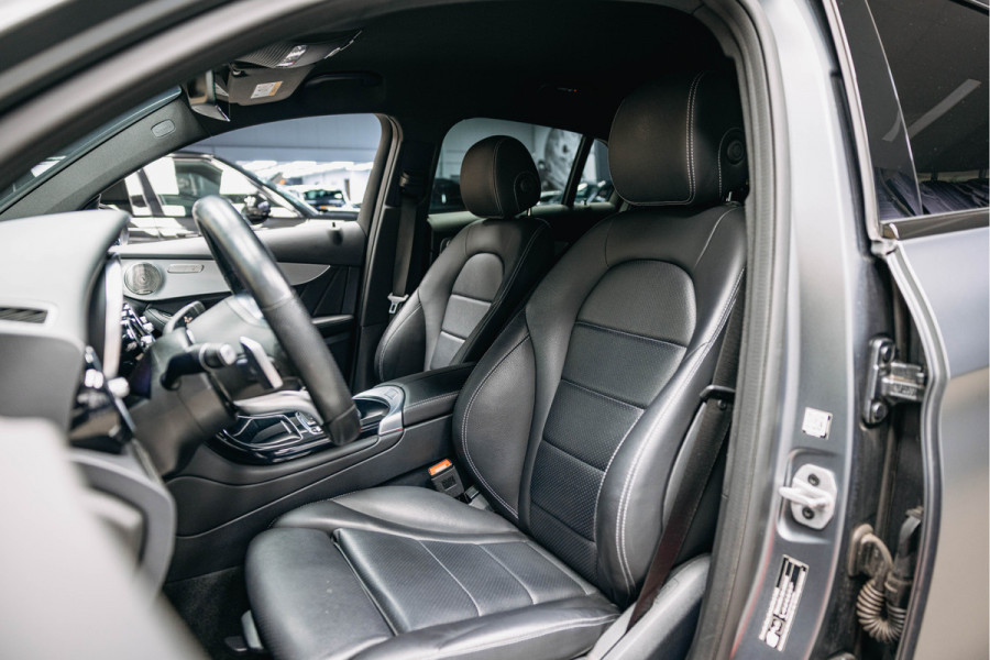 Mercedes-Benz GLC Coupé 300e 4MATIC Business Solution AMG | Grijs matte | Trekhaak | Stoelverwarming voor & achter | Mercedes-Benz GLC Coupé 300e 4MATIC Business Solution AMG | Grijs matte | Trekhaak | Stoelverwarming voor & achter |