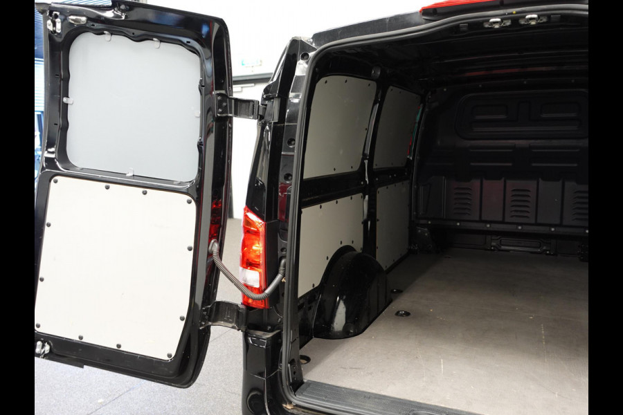 Mercedes-Benz Vito 114 CDI Lang Automaat Navigatie Airco Bluetooth Camera Trekhaak Mercedes-Benz Vito 114 CDI Lang Automaat Navigatie Airco Bluetooth Camera Trekhaak