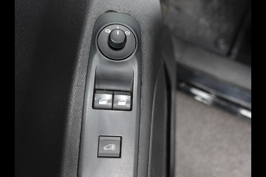 Opel Combo 1.5D L1H1 Edition 3-zits Airco Navigatie  Trekhaak parkeersensoren Opel Combo 1.5D L1H1 Edition 3-zits Airco Navigatie  Trekhaak parkeersensoren